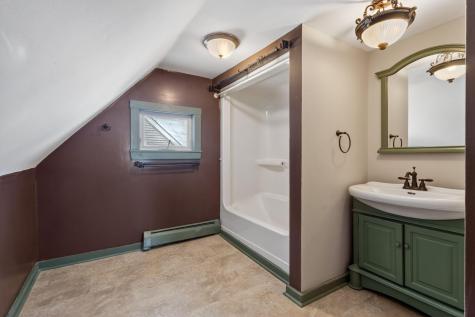 87 Pioneer Avenue Sanford ME 04073