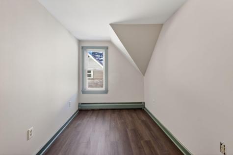 87 Pioneer Avenue Sanford ME 04073