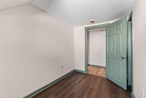 87 Pioneer Avenue Sanford ME 04073