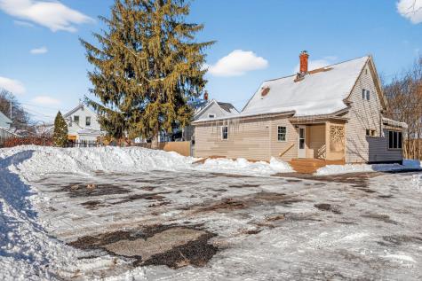 87 Pioneer Avenue Sanford ME 04073