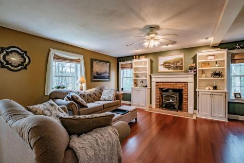 20 Kimberley Circle Brunswick ME 04011