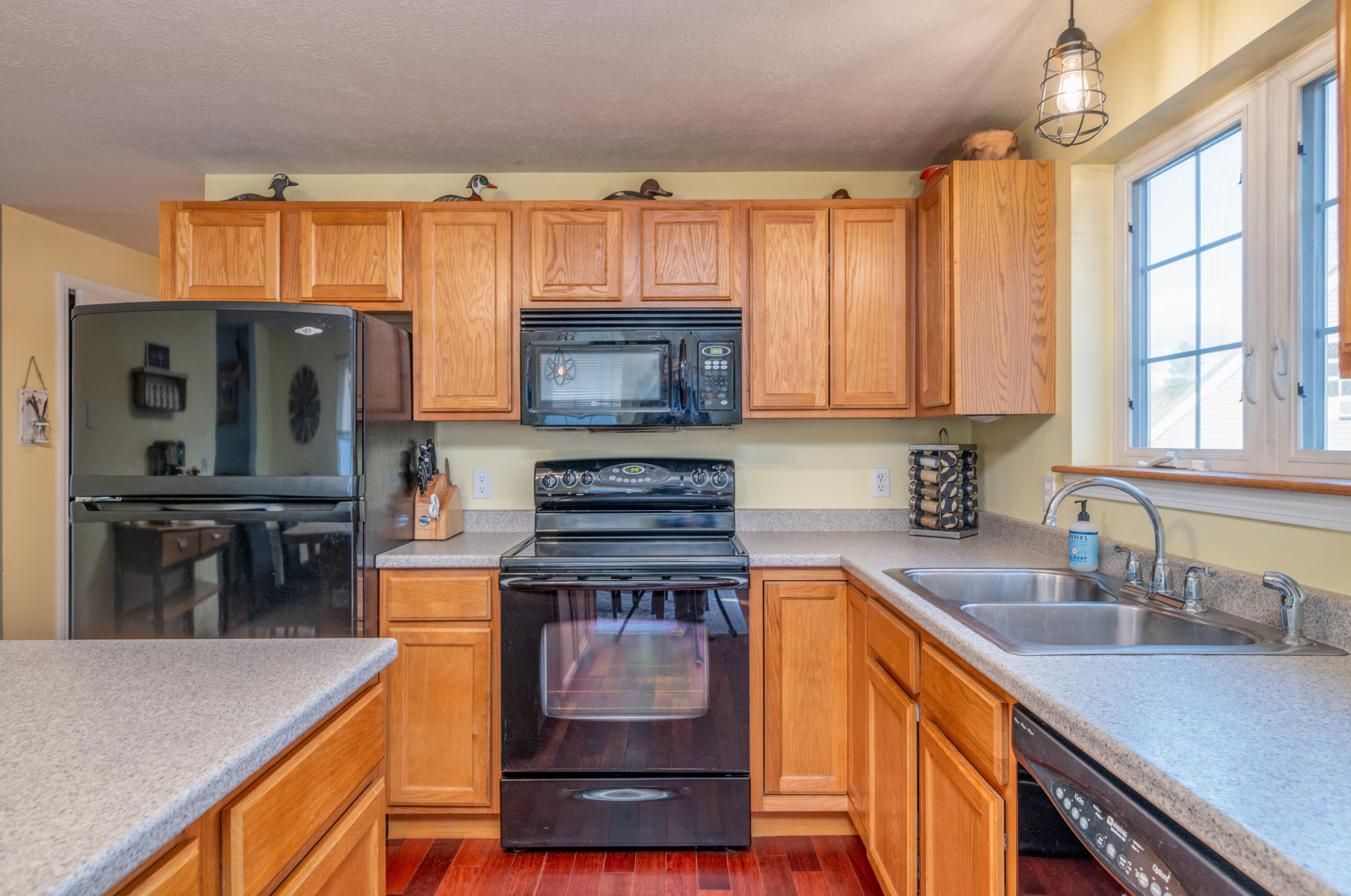 12 St James Place Lewiston ME 04240