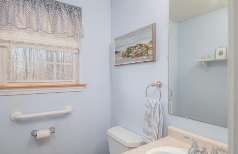 12 St James Place Lewiston ME 04240