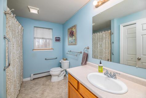 12 St James Place Lewiston ME 04240