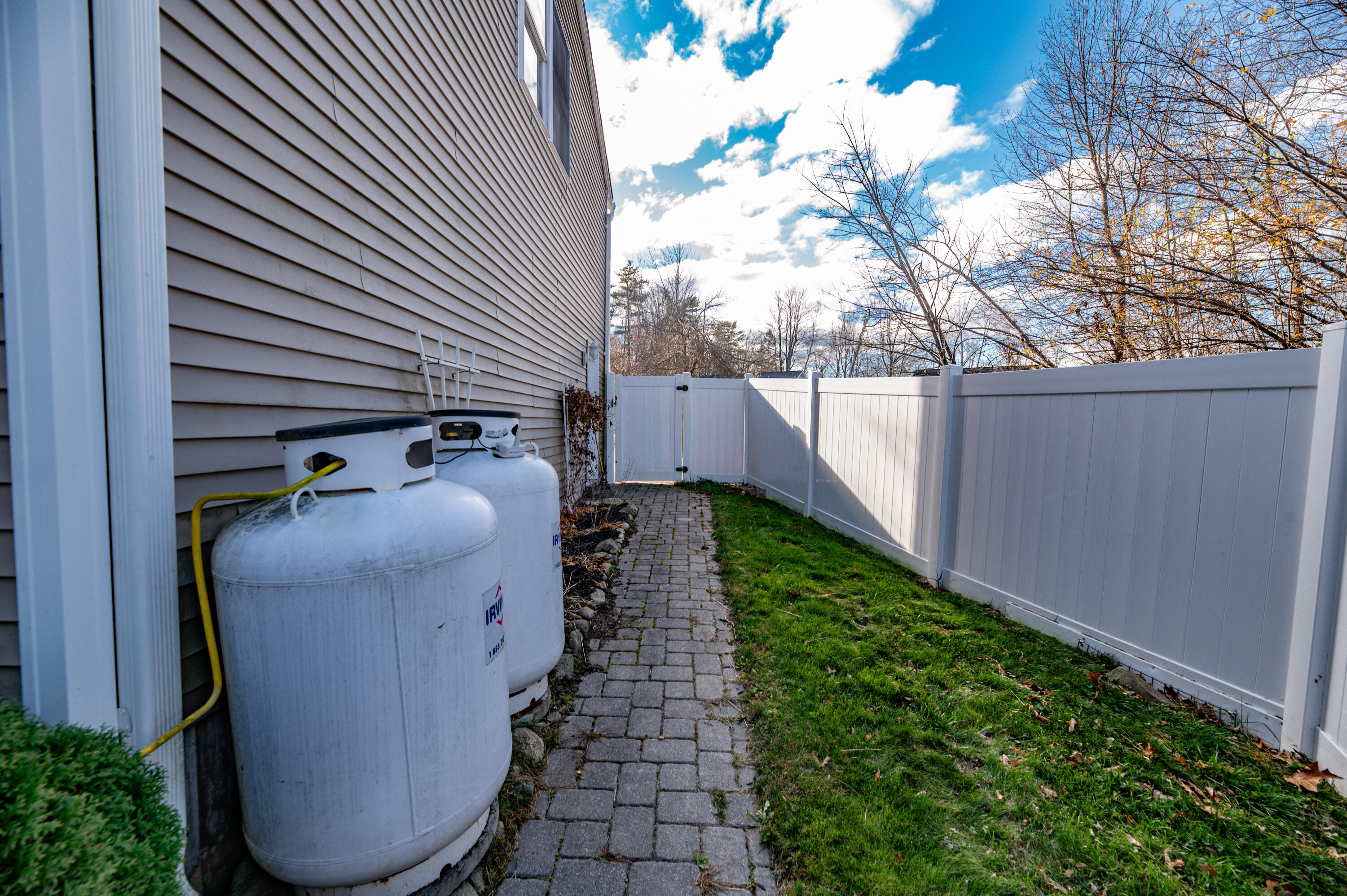 12 St James Place Lewiston ME 04240