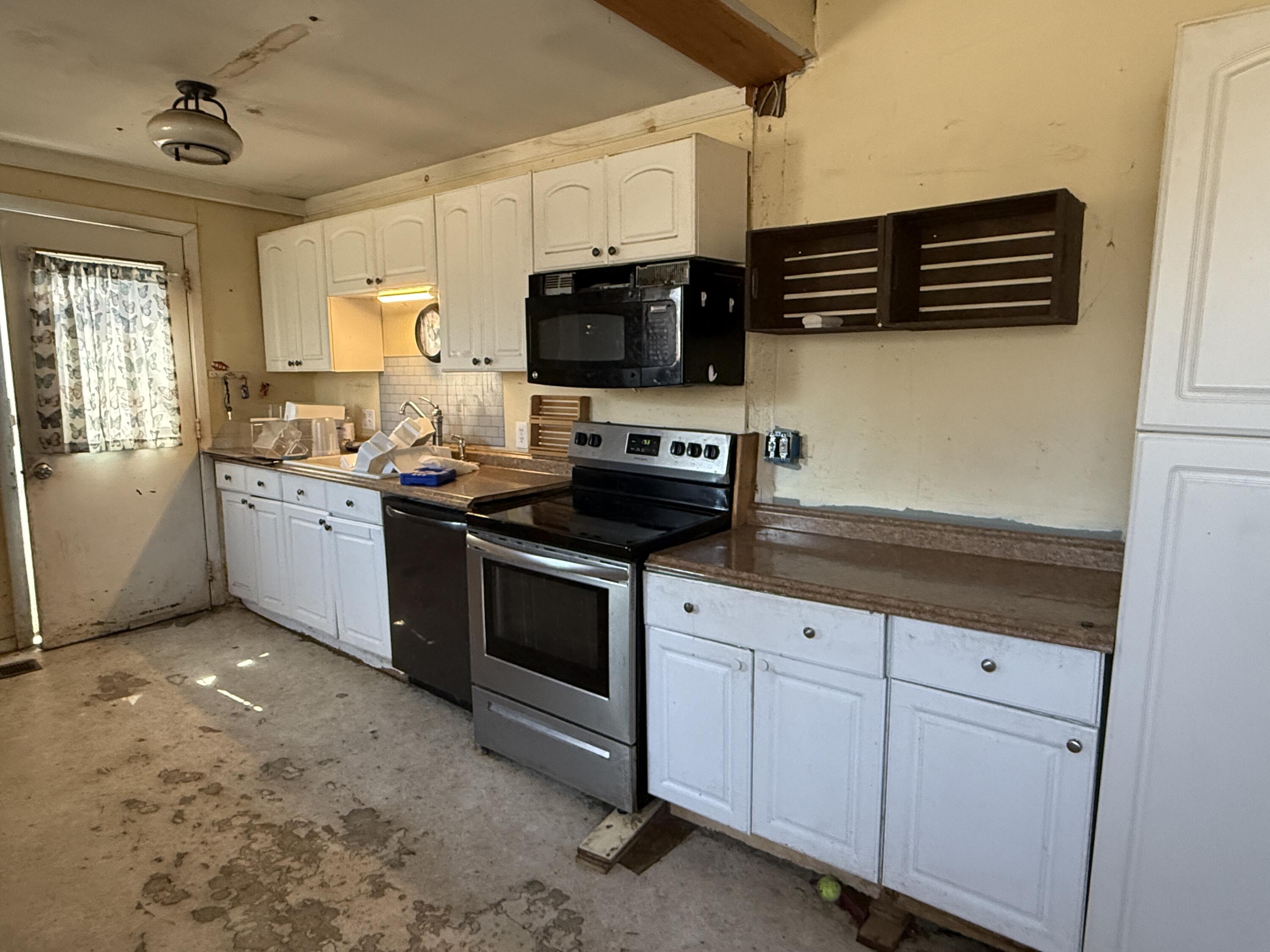 40 Lake View Drive Rockland ME 04841