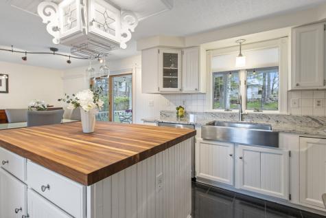 11 Sunset Avenue Lisbon ME 04252