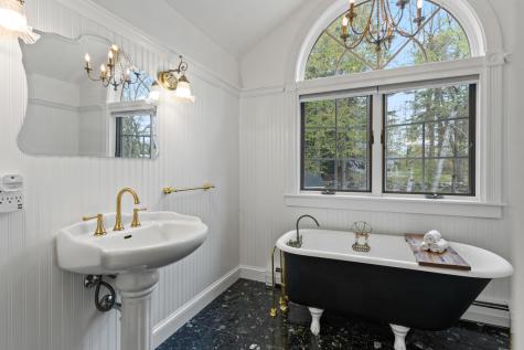 11 Sunset Avenue Lisbon ME 04252