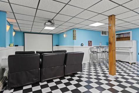 11 Sunset Avenue Lisbon ME 04252