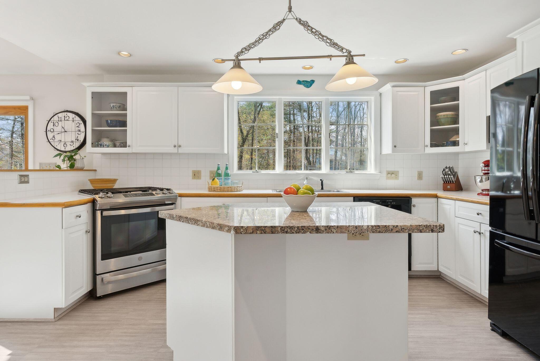 64 Ledgewood Drive Falmouth ME 04105