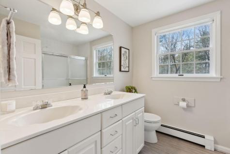 64 Ledgewood Drive Falmouth ME 04105