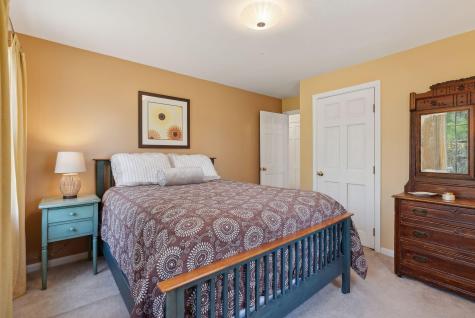 64 Ledgewood Drive Falmouth ME 04105