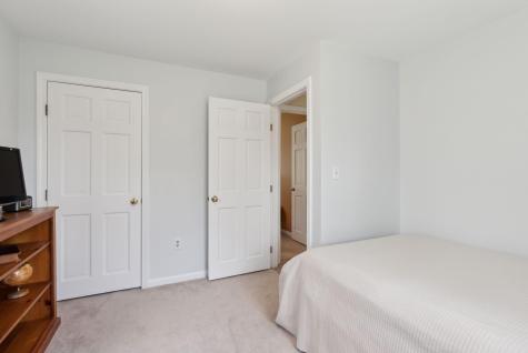 64 Ledgewood Drive Falmouth ME 04105