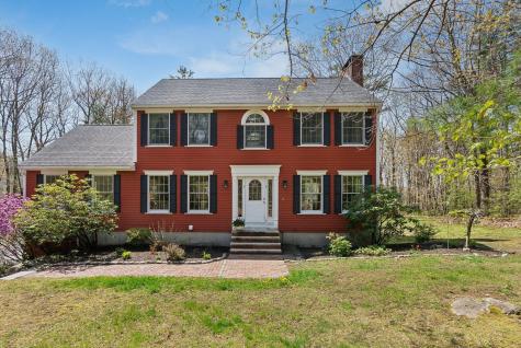 64 Ledgewood Drive Falmouth ME 04105