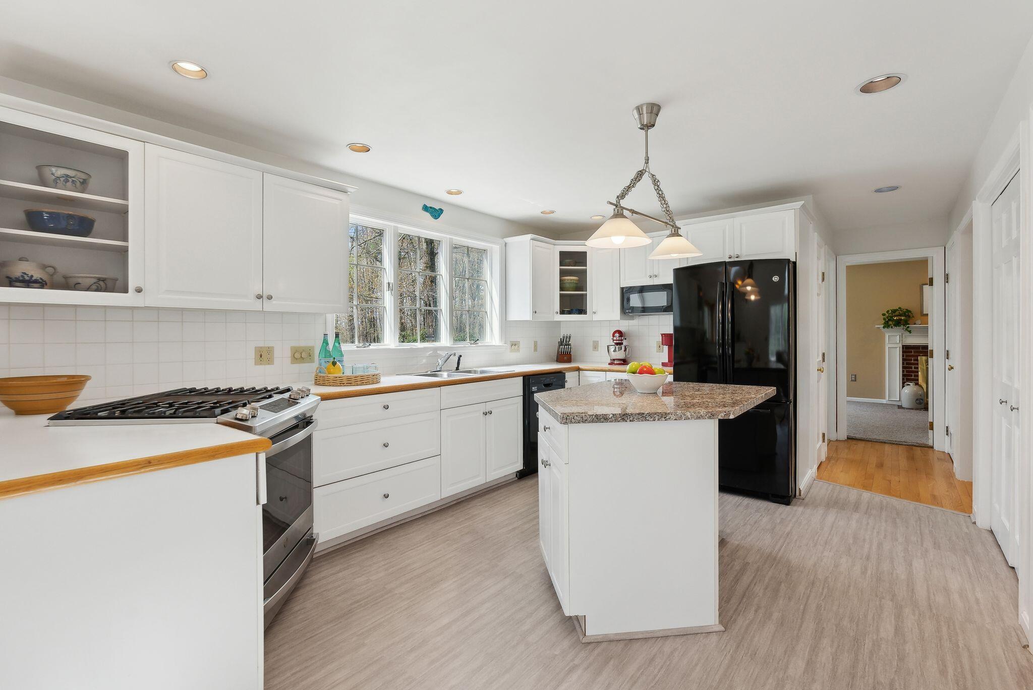 64 Ledgewood Drive Falmouth ME 04105