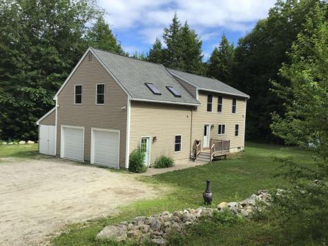 104 Valley Road Raymond ME 04071