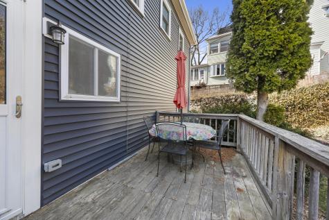 30 Bridge Street Kittery ME 03904