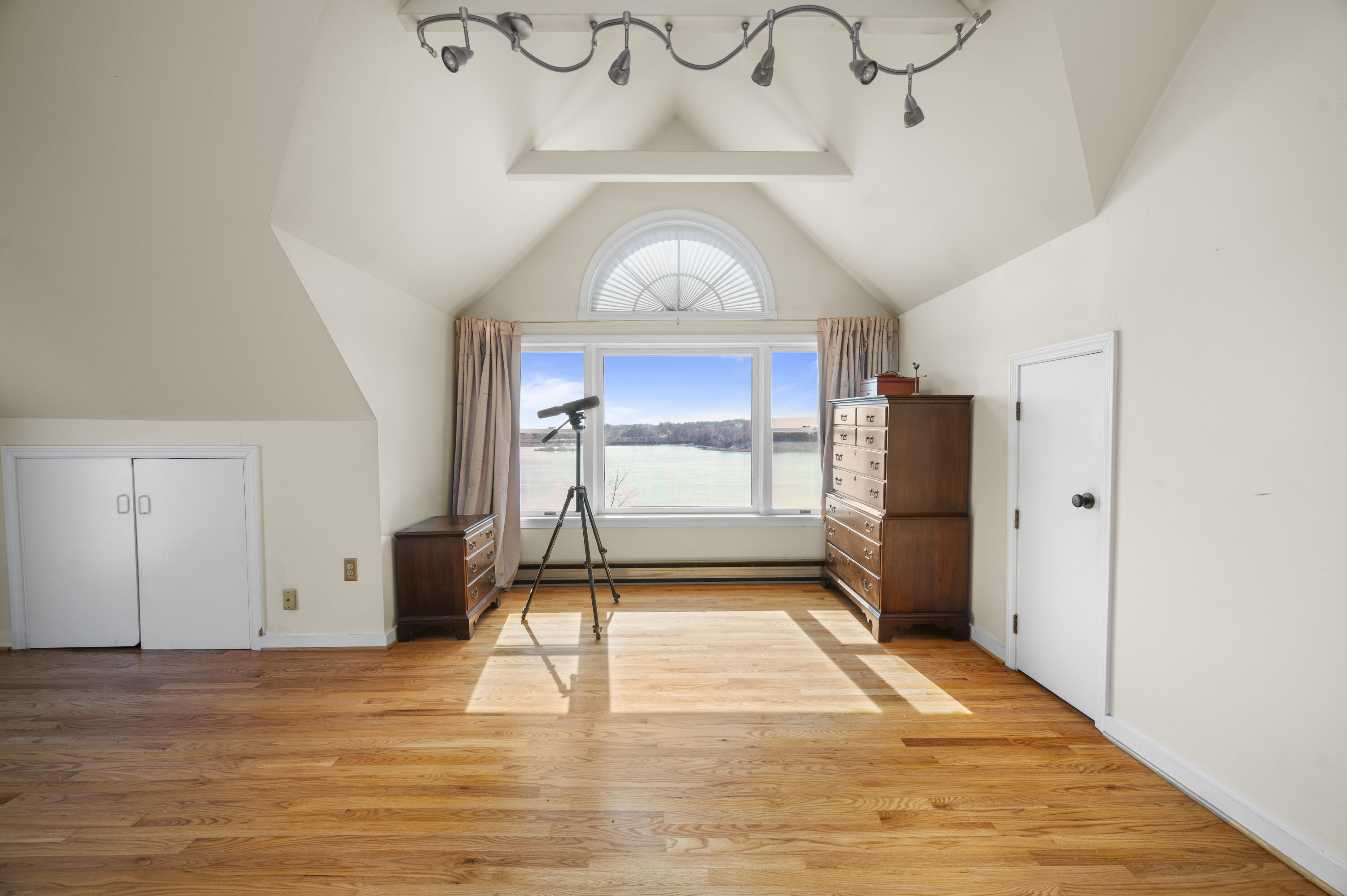 30 Bridge Street Kittery ME 03904