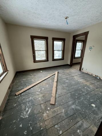 17 Walker Road Mechanic Falls ME 04256