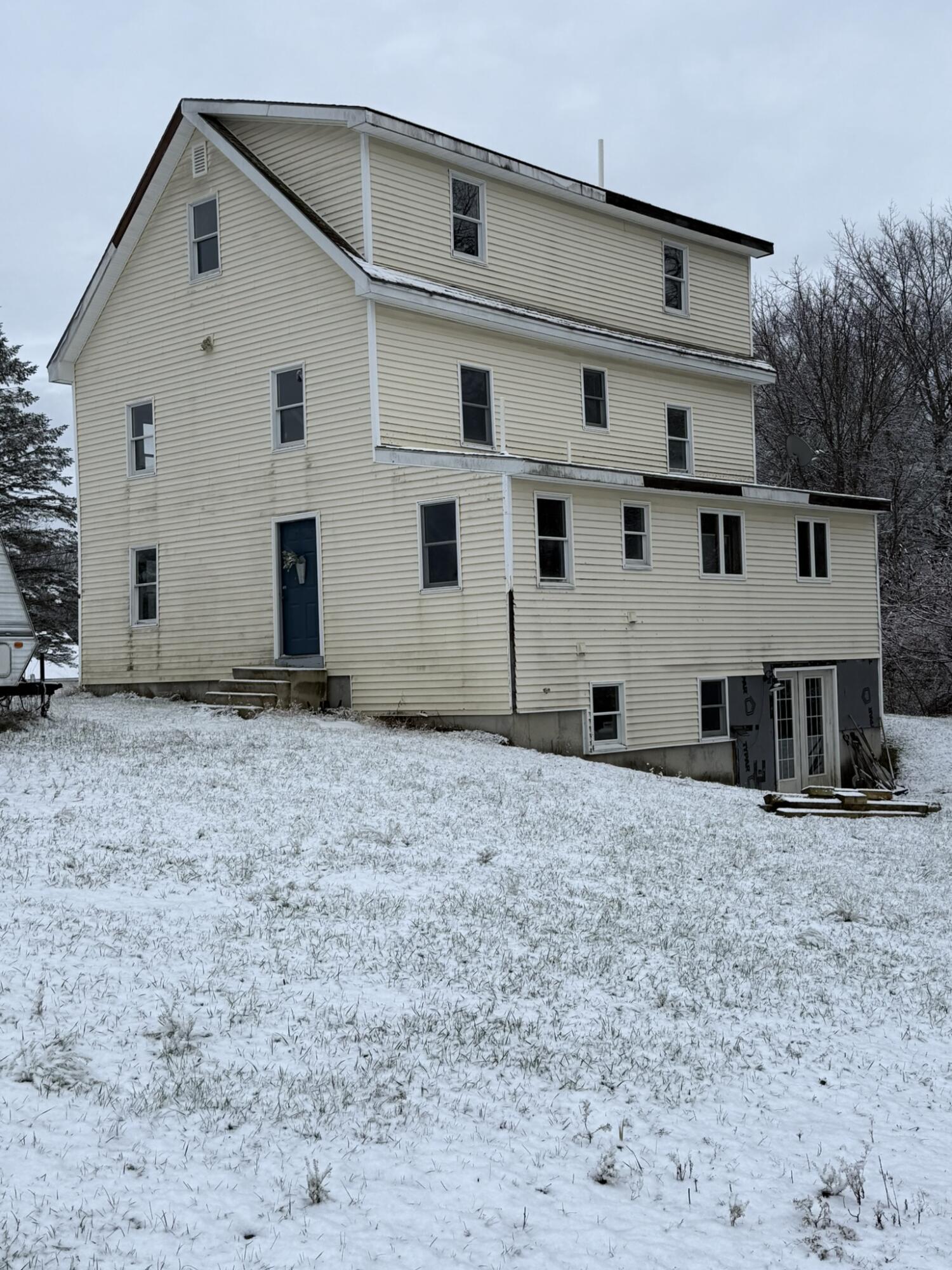 17 Walker Road Mechanic Falls ME 04256