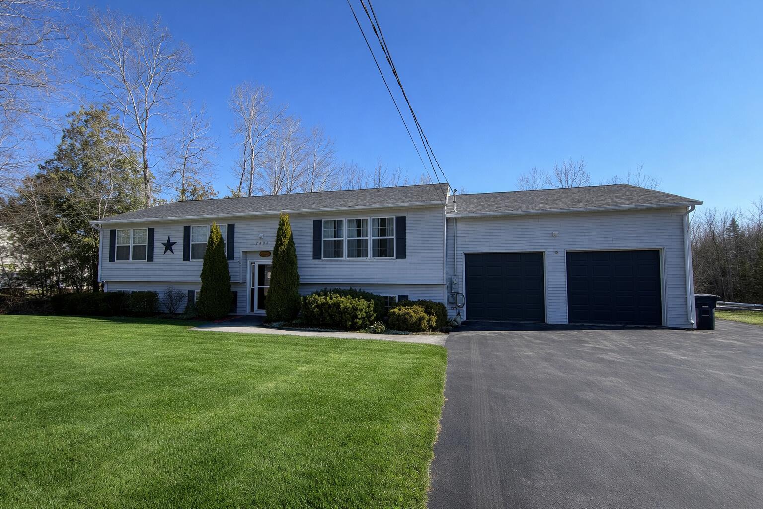 2094 Glenwood Avenue Hermon ME 04401