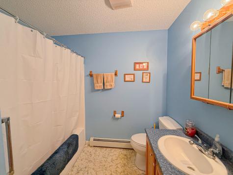 2094 Glenwood Avenue Hermon ME 04401