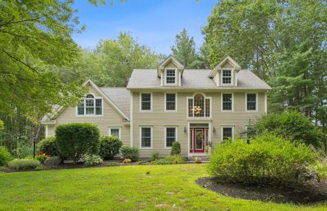 2 Surrey Lane Falmouth ME 04105