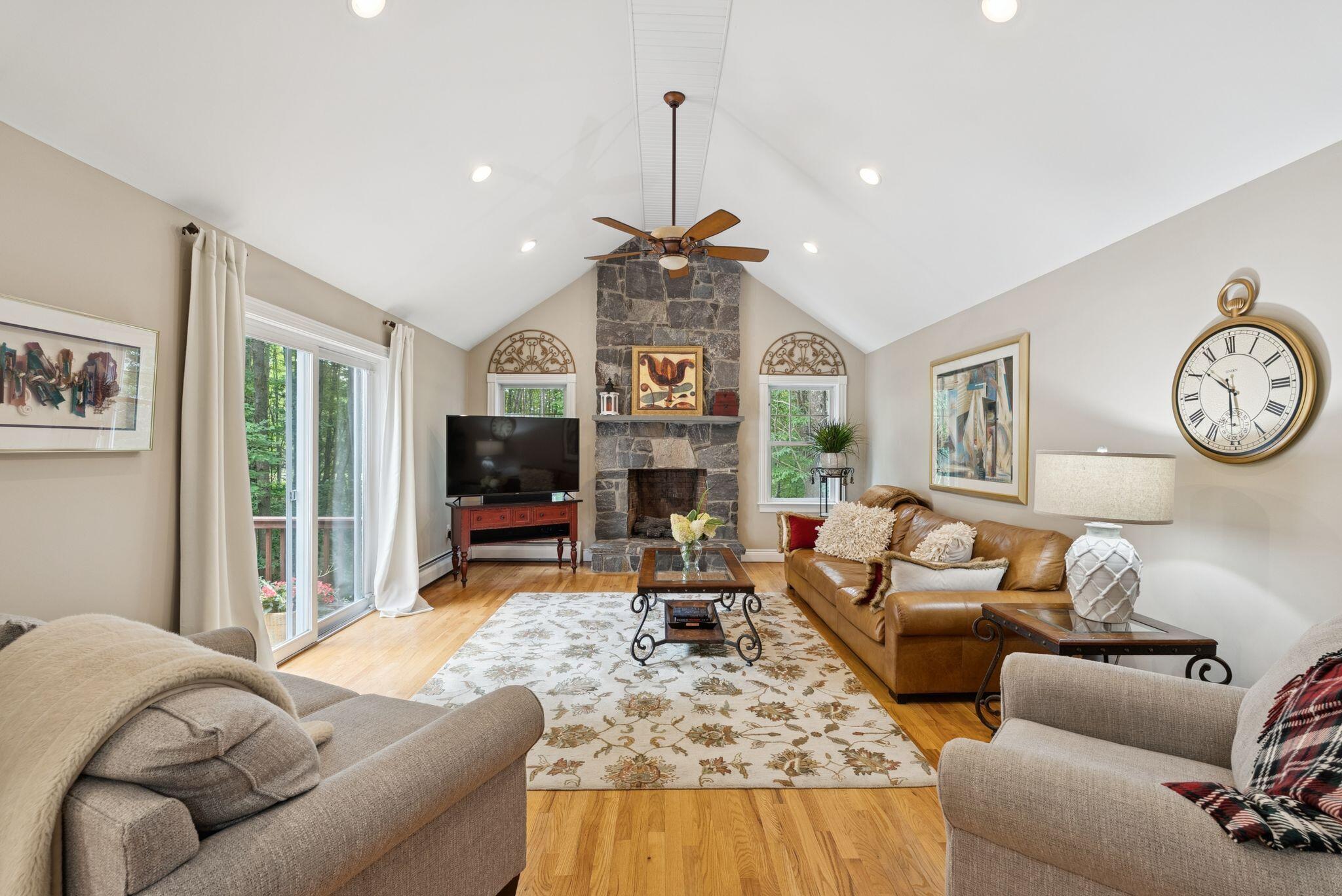 2 Surrey Lane Falmouth ME 04105