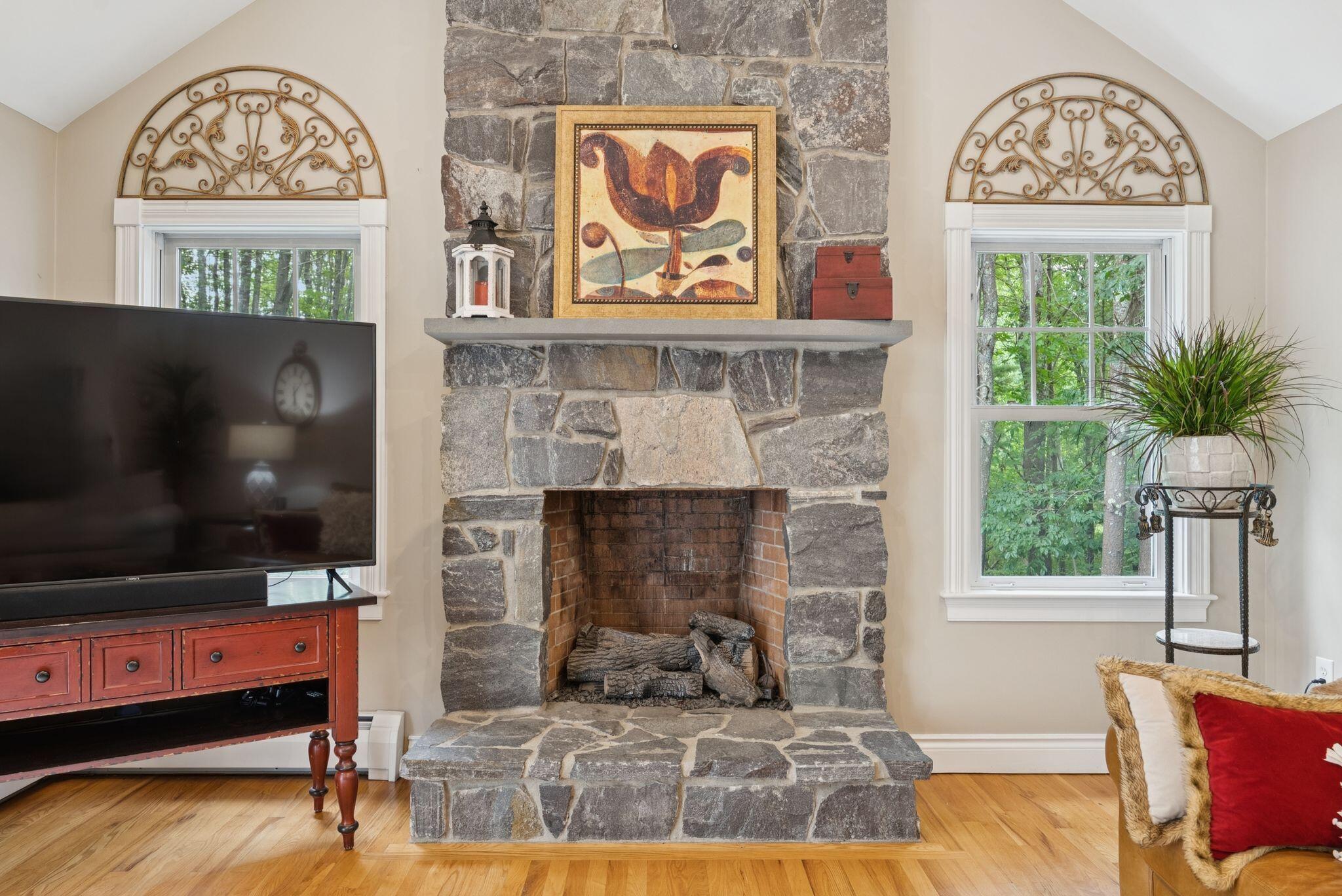 2 Surrey Lane Falmouth ME 04105