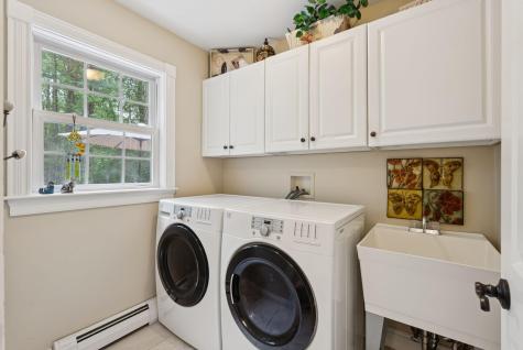 2 Surrey Lane Falmouth ME 04105