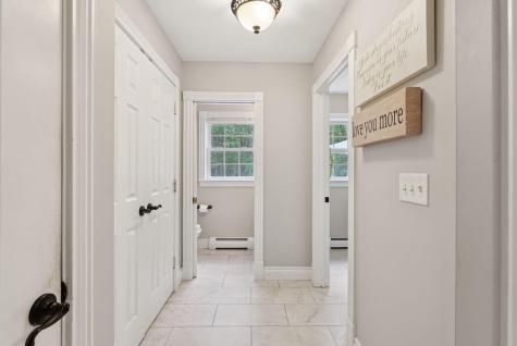 2 Surrey Lane Falmouth ME 04105