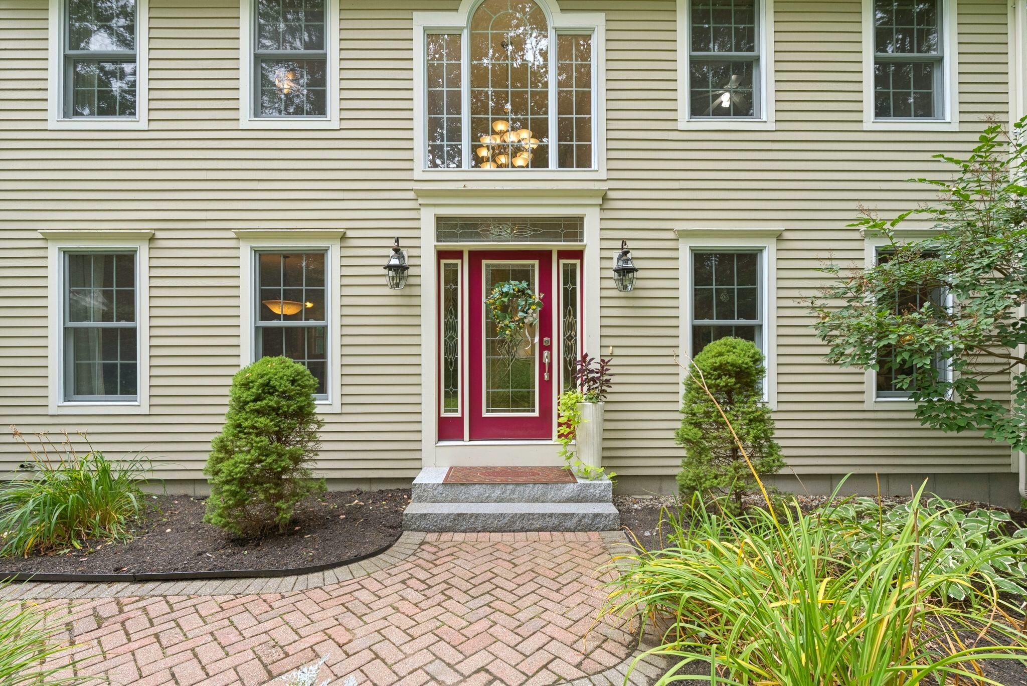 2 Surrey Lane Falmouth ME 04105