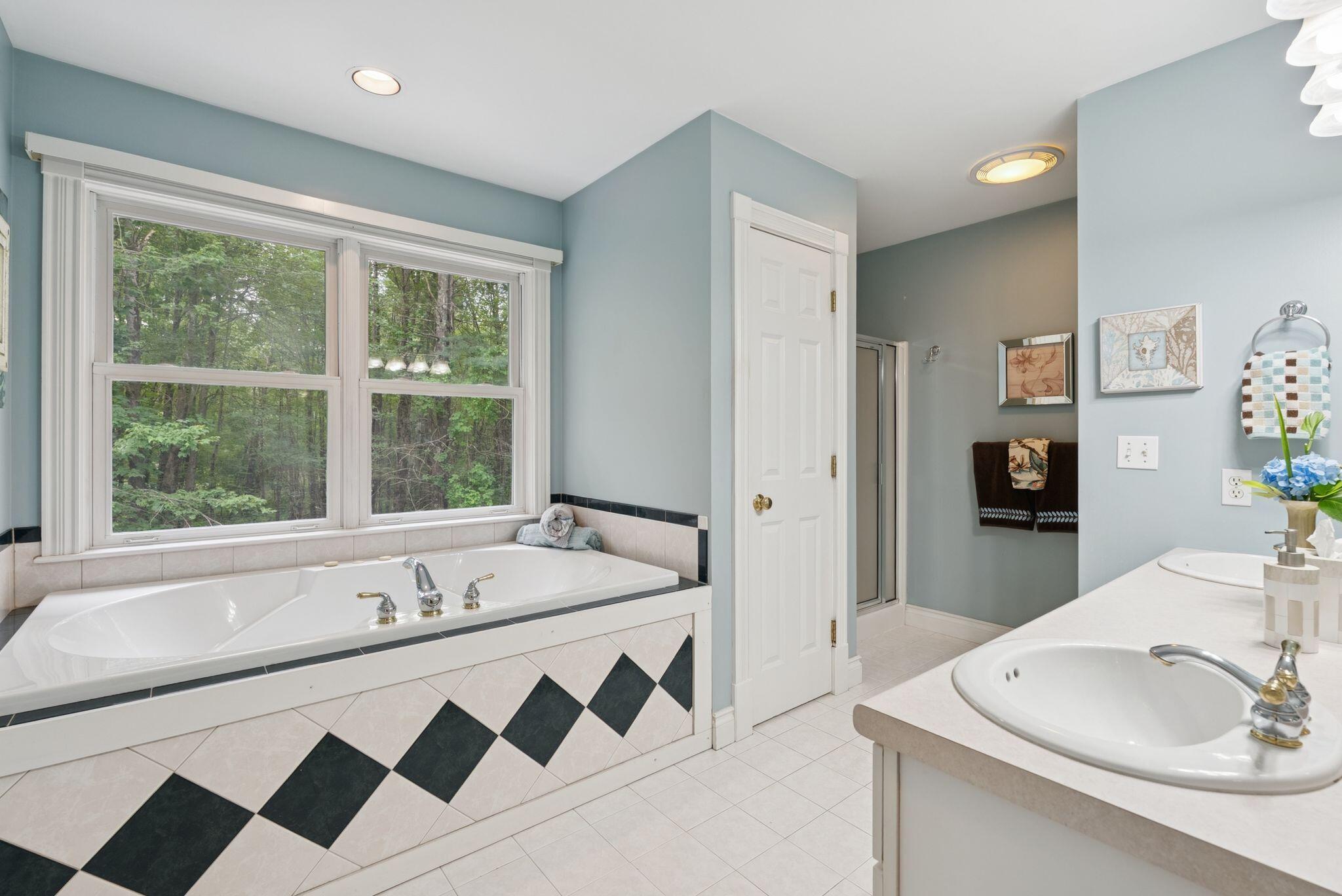 2 Surrey Lane Falmouth ME 04105