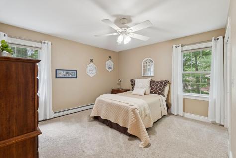 2 Surrey Lane Falmouth ME 04105