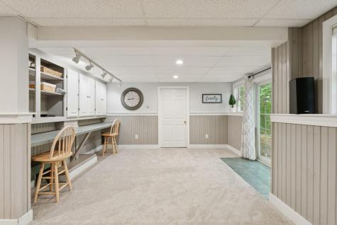 2 Surrey Lane Falmouth ME 04105