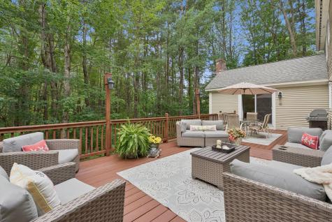 2 Surrey Lane Falmouth ME 04105