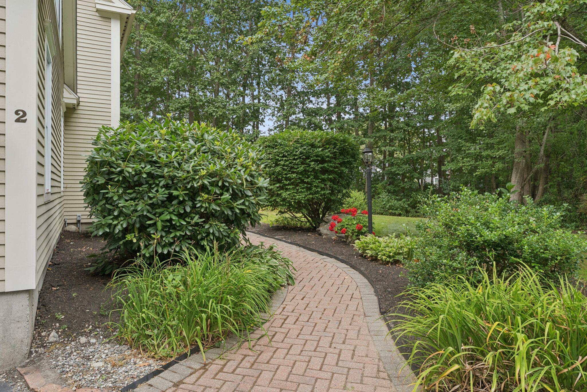 2 Surrey Lane Falmouth ME 04105