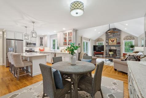 2 Surrey Lane Falmouth ME 04105