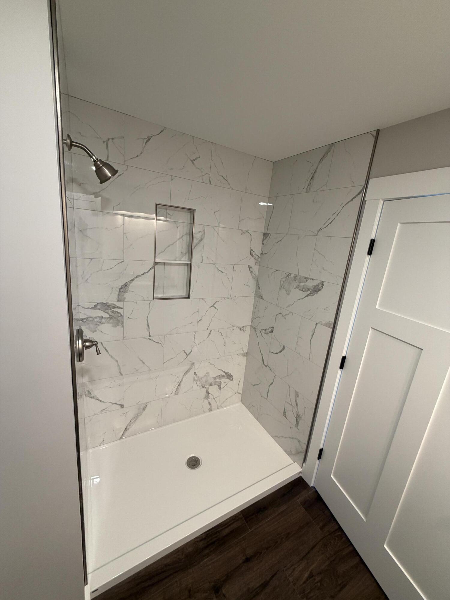 33 Overlook Way W Naples ME 04055