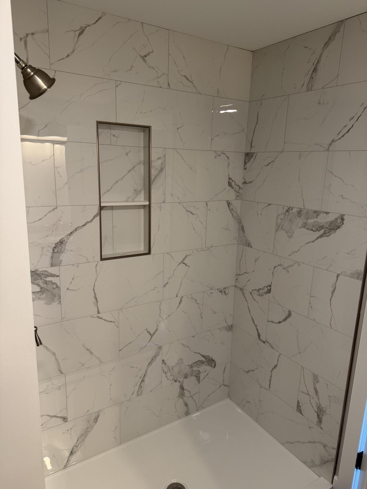 33 Overlook Way W Naples ME 04055