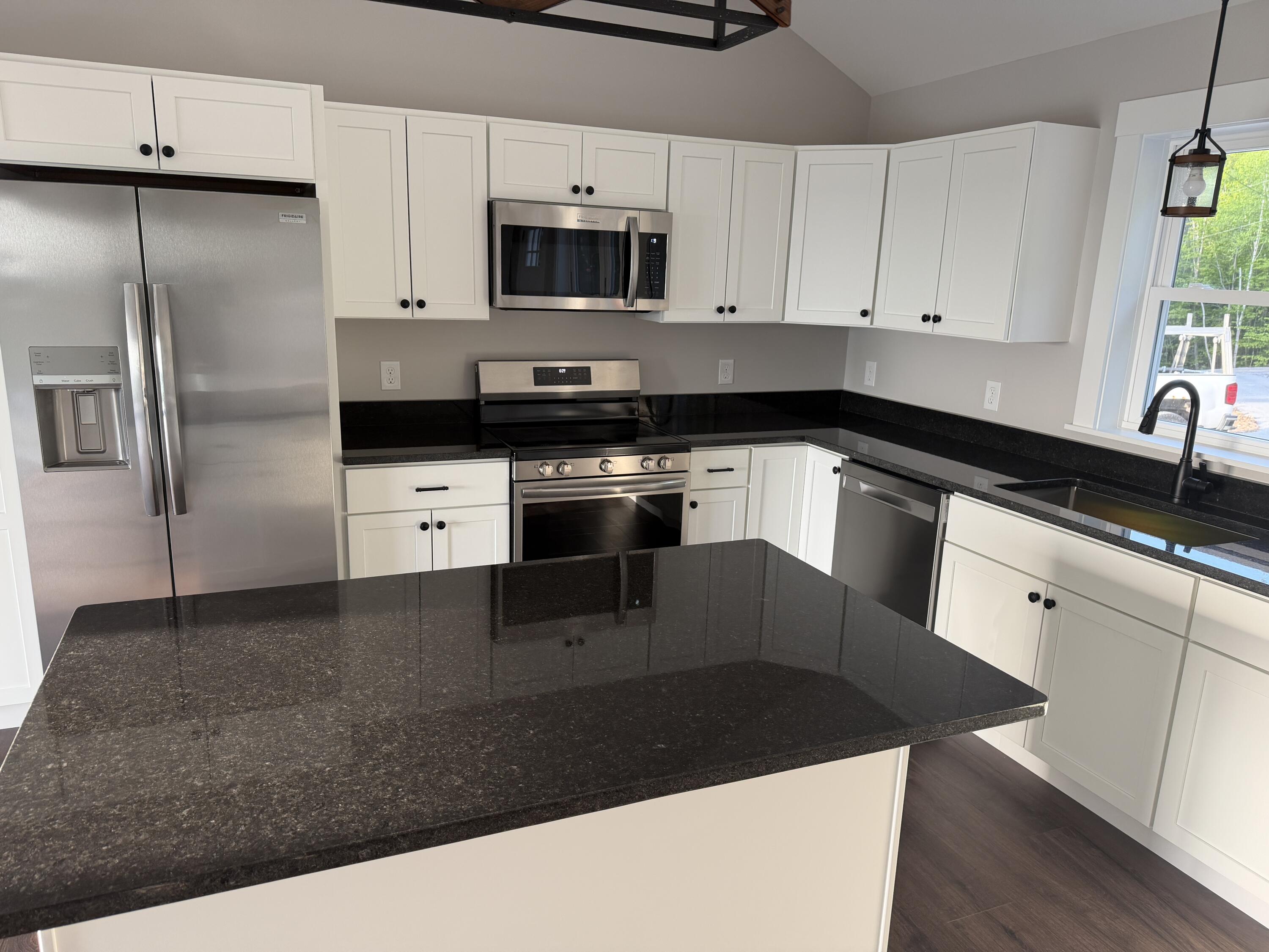 33 Overlook Way W Naples ME 04055