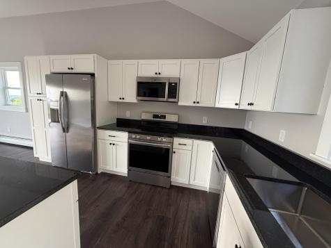 33 Overlook Way W Naples ME 04055