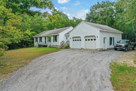 31 Furlong Road Raymond ME 04071