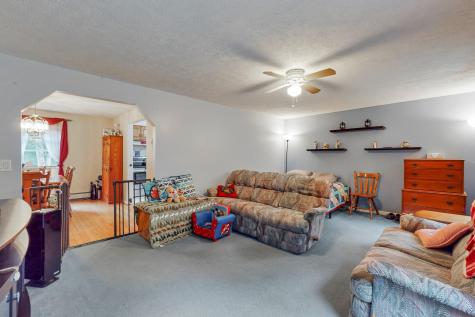 31 Furlong Road Raymond ME 04071