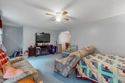 31 Furlong Road Raymond ME 04071