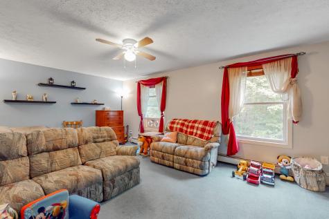 31 Furlong Road Raymond ME 04071
