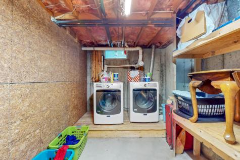 31 Furlong Road Raymond ME 04071