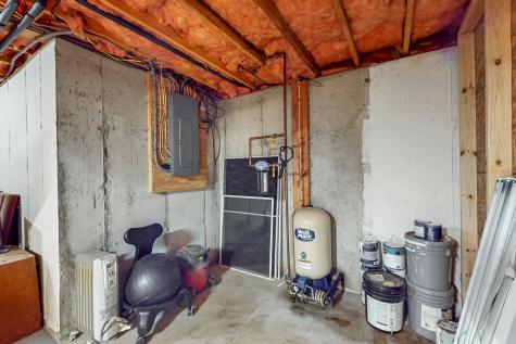 31 Furlong Road Raymond ME 04071