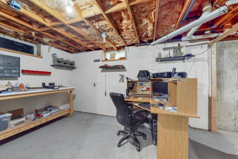 31 Furlong Road Raymond ME 04071