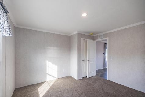 14 Julie Street Poland ME 04274
